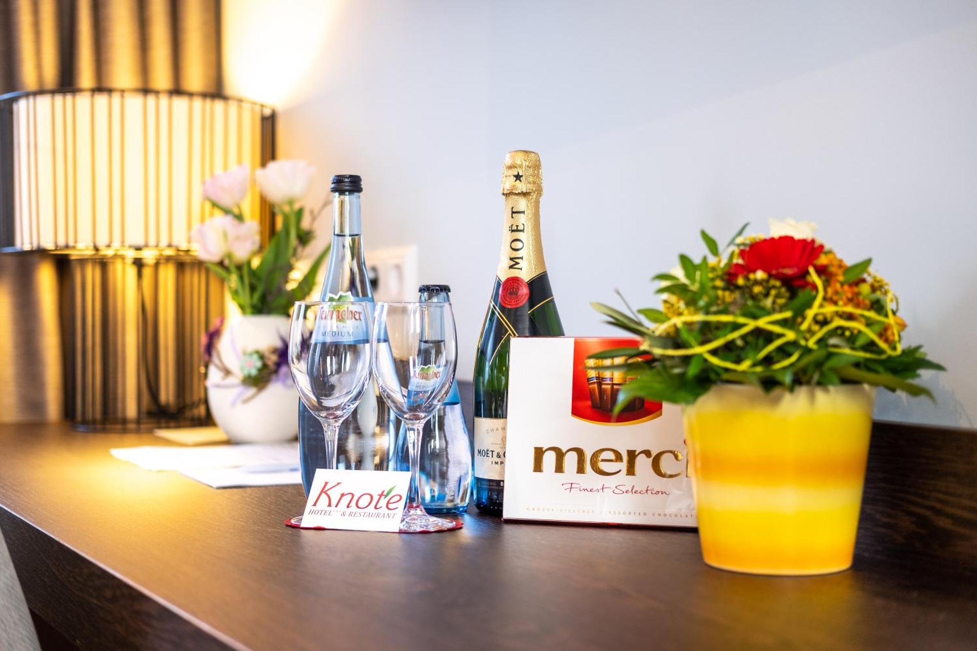 Hotel & Restaurant Knote ジンデルフィンゲン エクステリア 写真